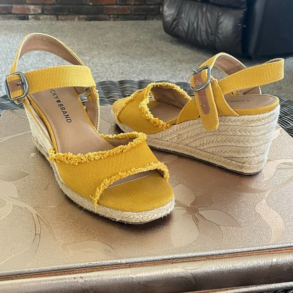 Lucky Brand Mustard Yellow Sandal - Picture 1 of 1